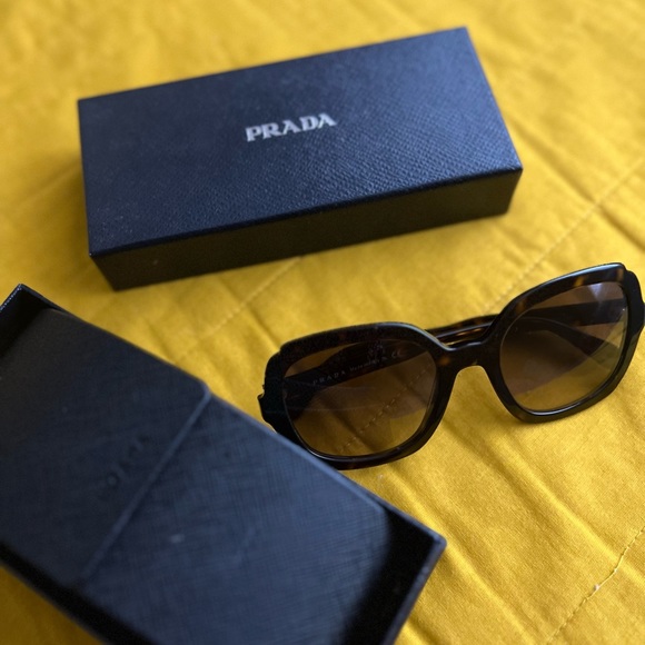 PRADA sunglasses 🕶️ EUC - Picture 5 of 6